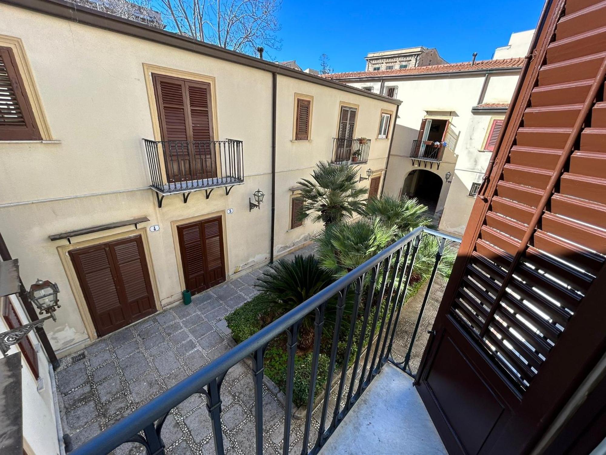 Corte Dei Re Di Palermo Apartment Экстерьер фото